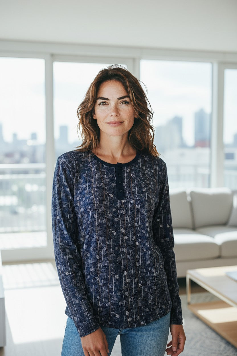 Bluza maneca lunga si nasturi la gat